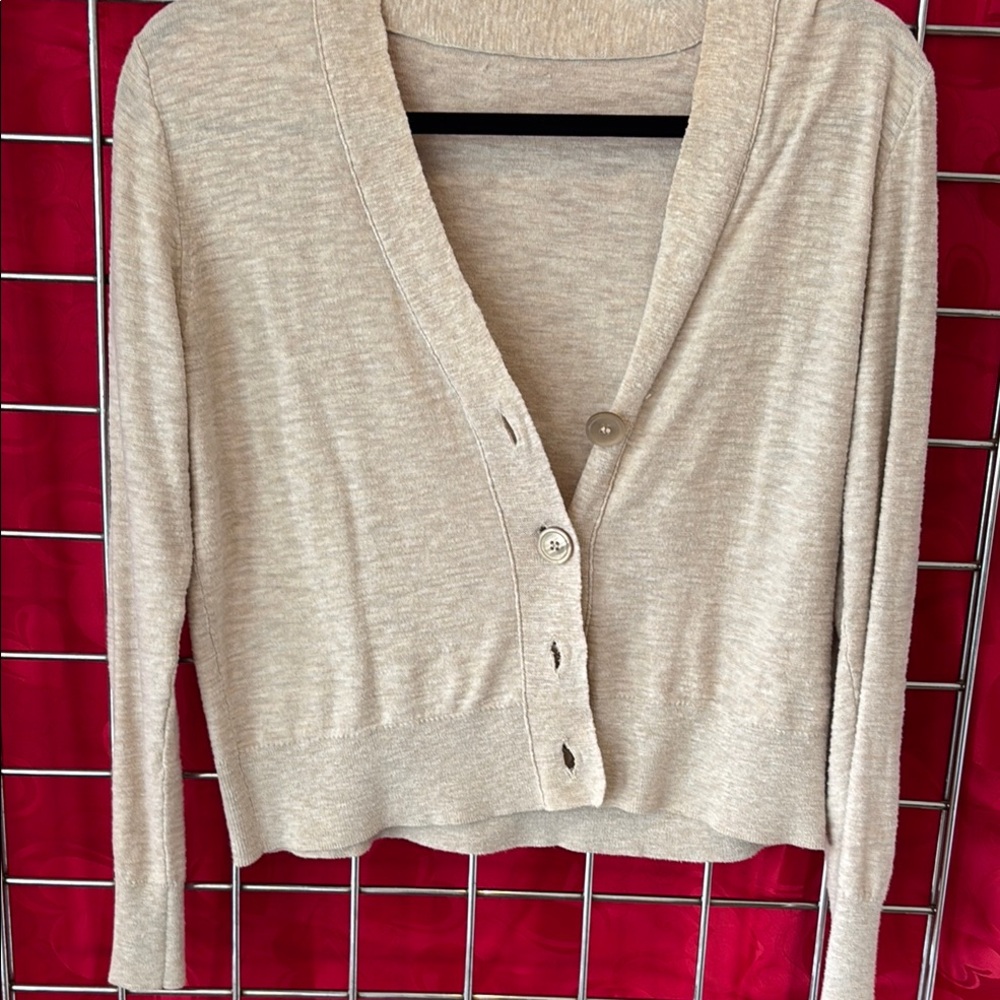 Cream Knit Cardigan with V-Neck and Cropped Style